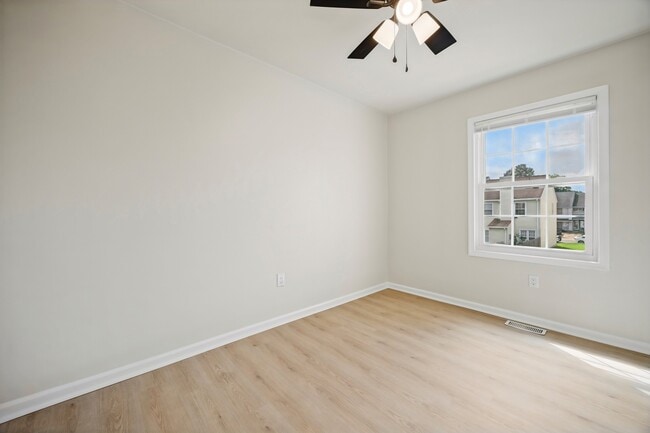 Building Photo - 5589 Campus Dr