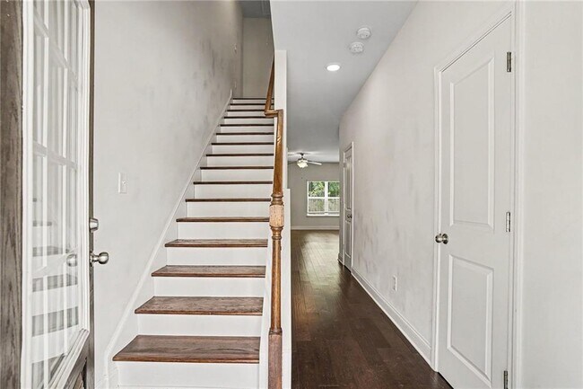 Building Photo - 10139 Benton Woods Dr