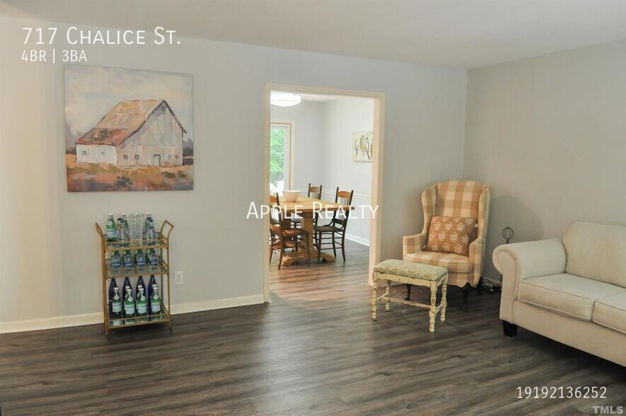 Building Photo - 717 Chalice St