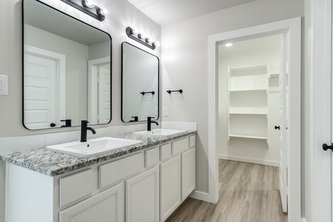 Building Photo - Brand New 4/2 in South Lubbock!