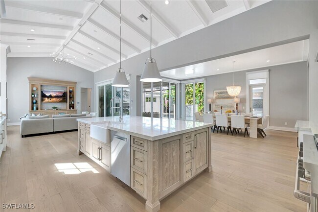 Building Photo - 160 Broad Ave S