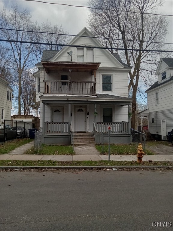 Primary Photo - 132 Parkway Dr
