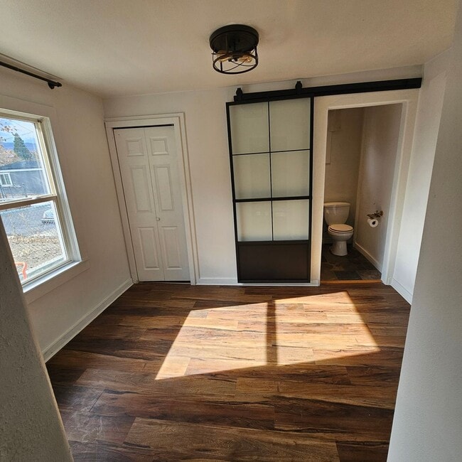 Building Photo - Home For Rent