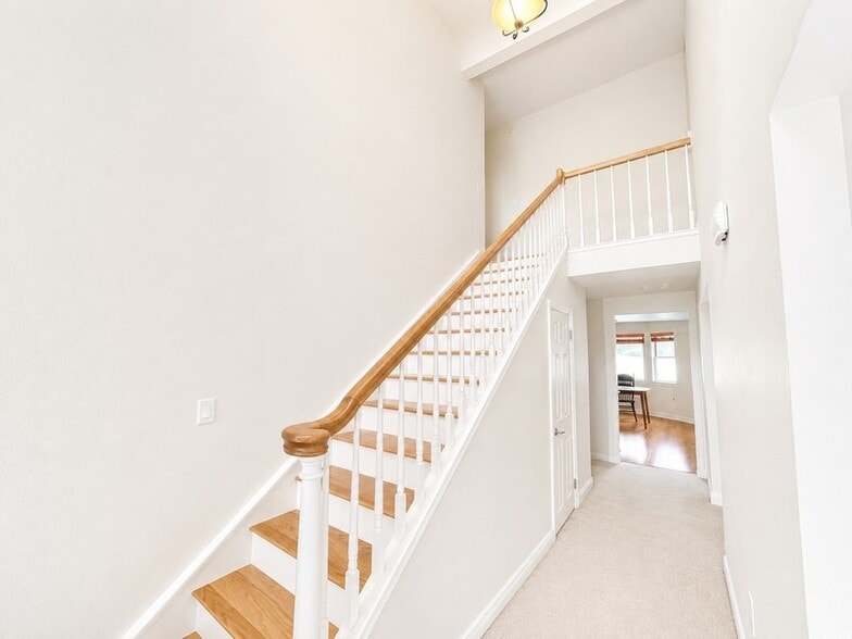 Building Photo - 3204 S Johnson Pl