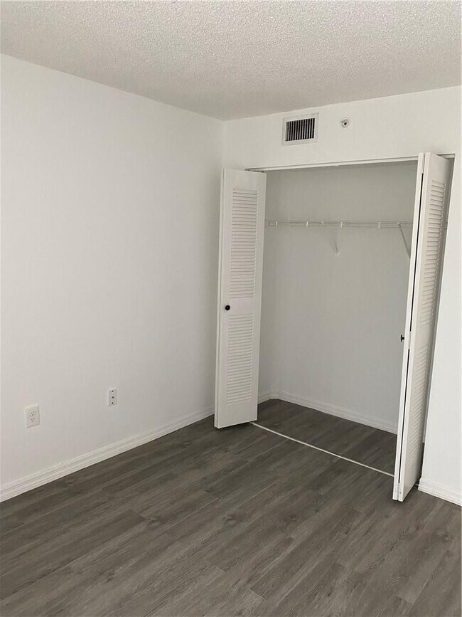 Building Photo - 12112 St.Andrews Pl