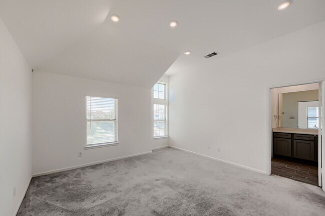 Building Photo - 4146 Balboa Dr