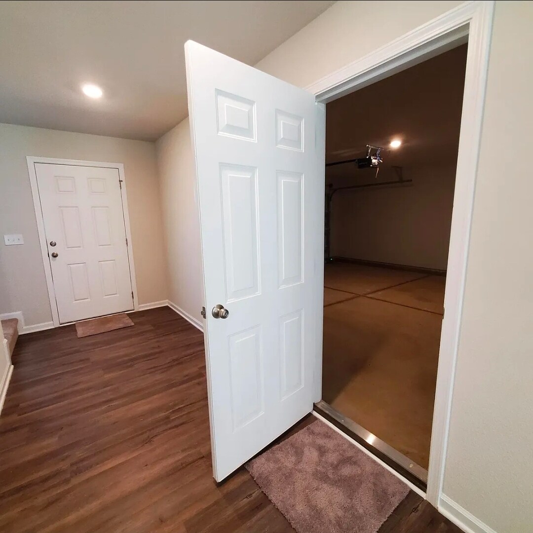 Building Photo - Room in House on Creedmore Hills Dr