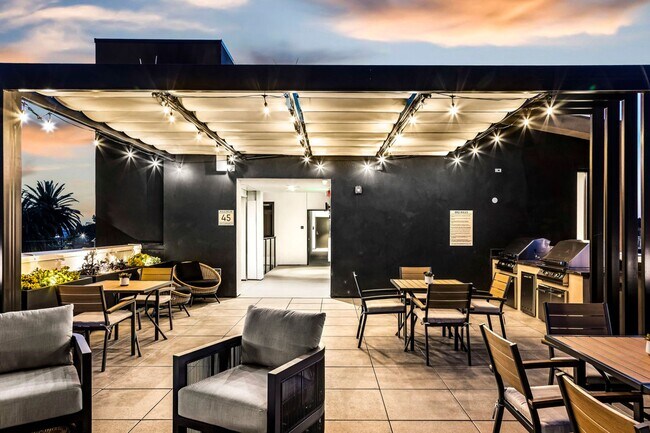 Building Photo - Georgia Modern