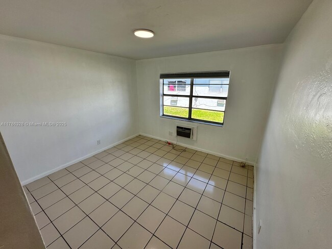 Building Photo - 6029 Polk St