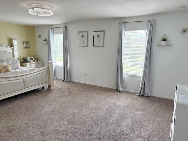 Building Photo - 12236 Fairlawn Dr