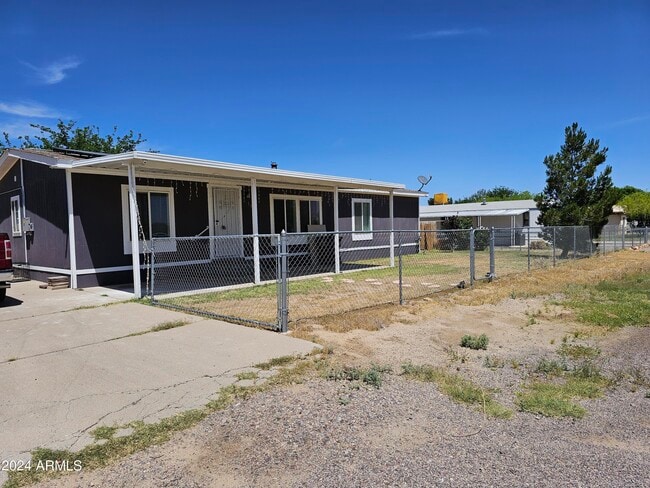 Building Photo - 1042 W Ocotilla St