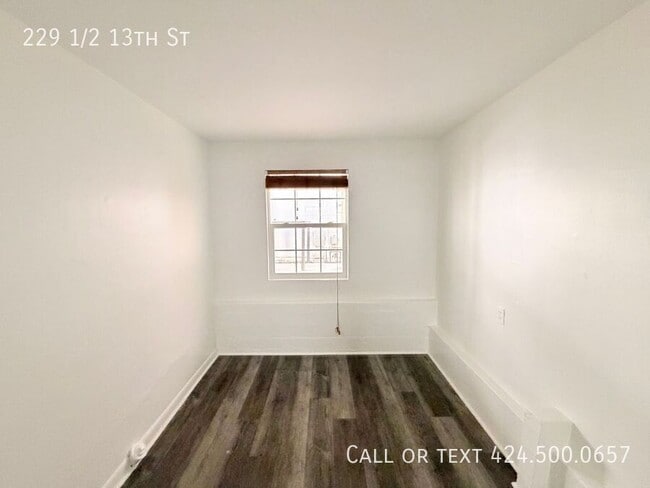 Building Photo - 229 13th St