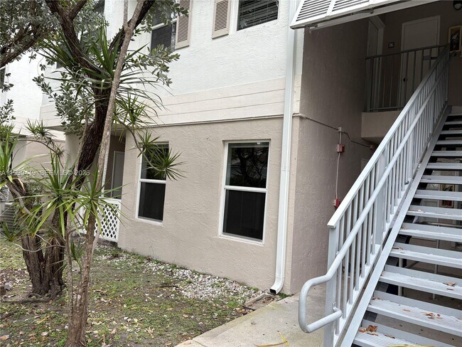 Building Photo - 17565 NW 67th Pl