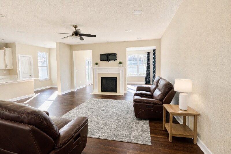 Building Photo - 1300 Parkdale St