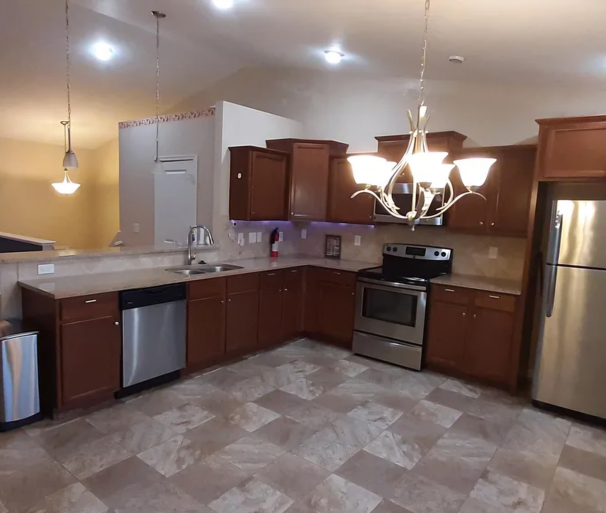 Building Photo - 6271 Greenview Dr