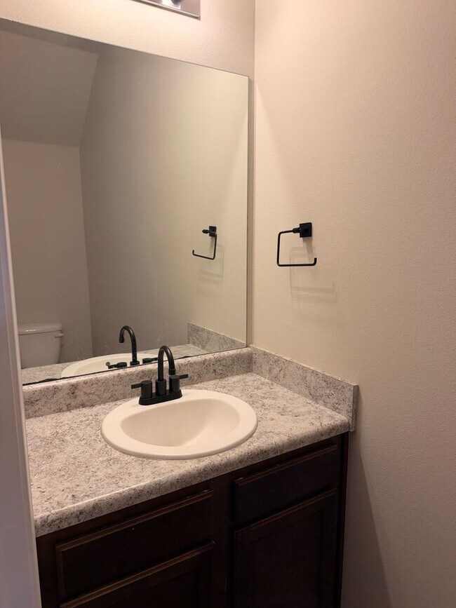Building Photo - 5972 Callaway Cir