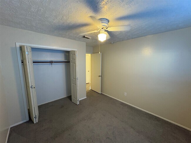 Building Photo - 10607 Staghill Dr