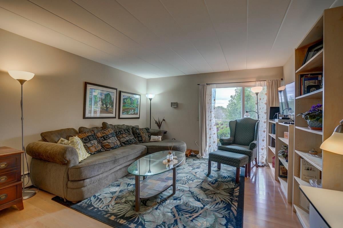 View of the living room and porch - 2051 Allen Blvd