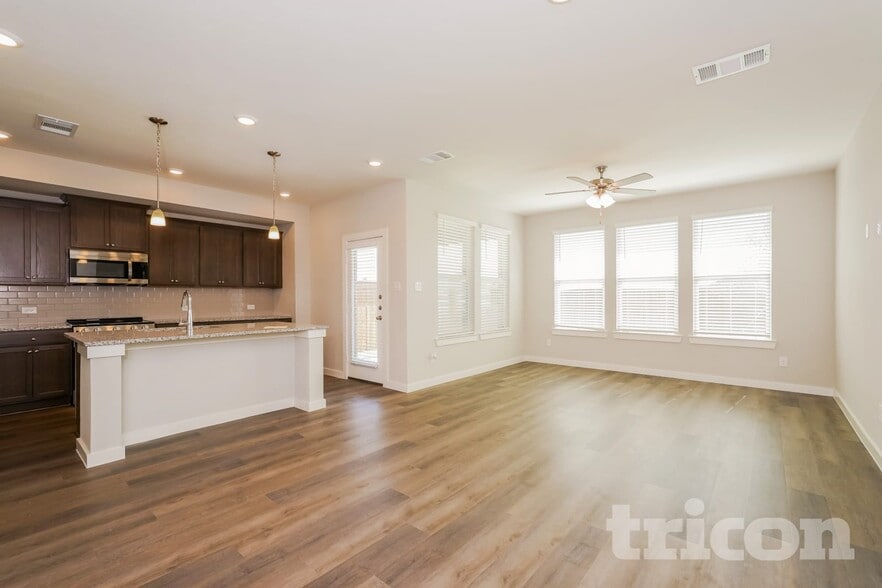 Building Photo - 2532 Perkinsview Pl