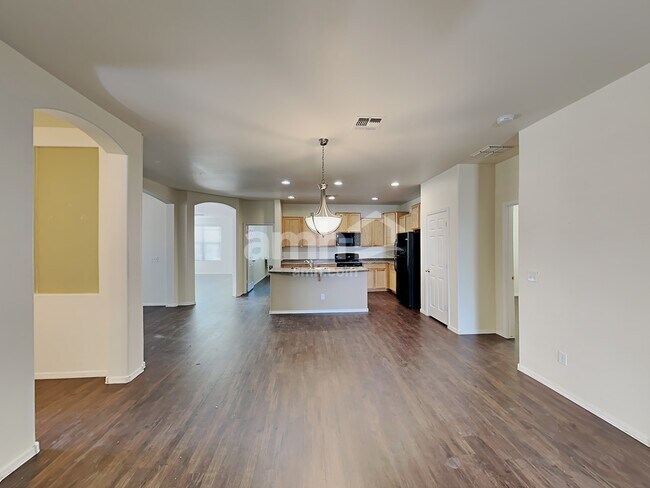 Building Photo - 2363 E Omega Dr