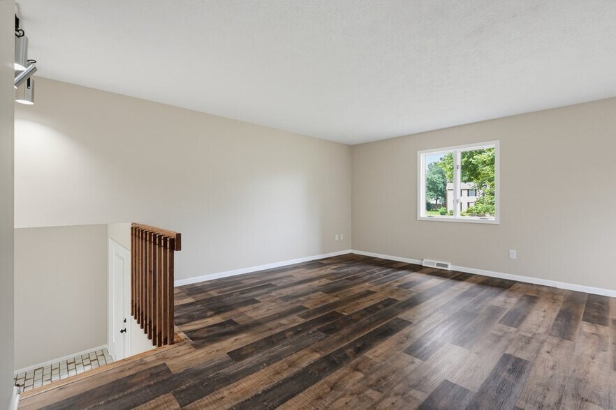 Building Photo - 5460 Echodell Ave NW