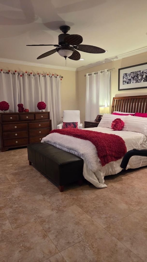 Building Photo - 4705 Holly Dr