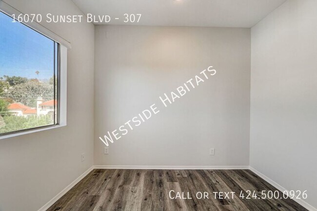 Building Photo - 16070 Sunset Blvd