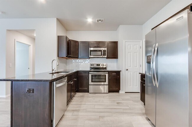 Building Photo - 13321 Beaumont Dr