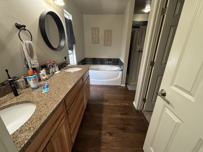 Building Photo - Beautiful 4-bedroom Dupont home