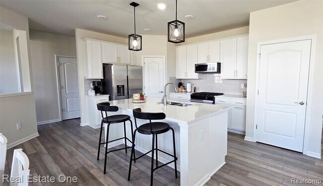 Building Photo - 2720 Tulip Wy