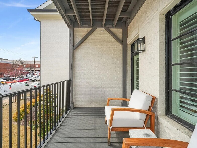 Building Photo - 605 Smedes Pl