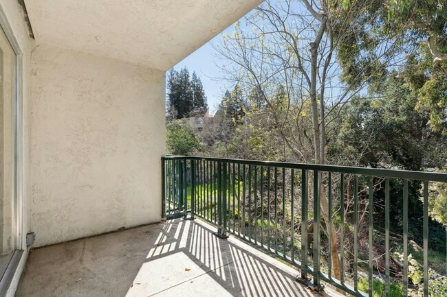 Building Photo - 1411 Creekside Dr