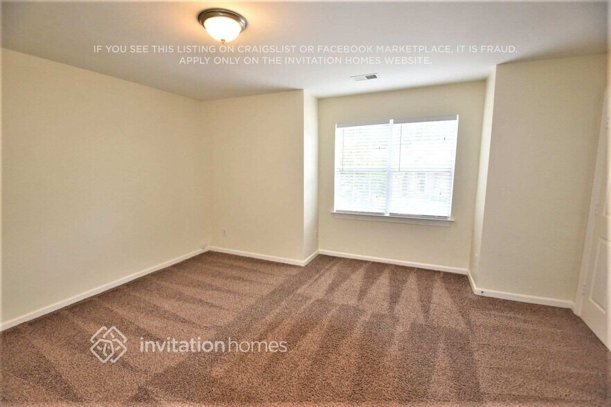 Building Photo - 2505 Century Oaks Ln