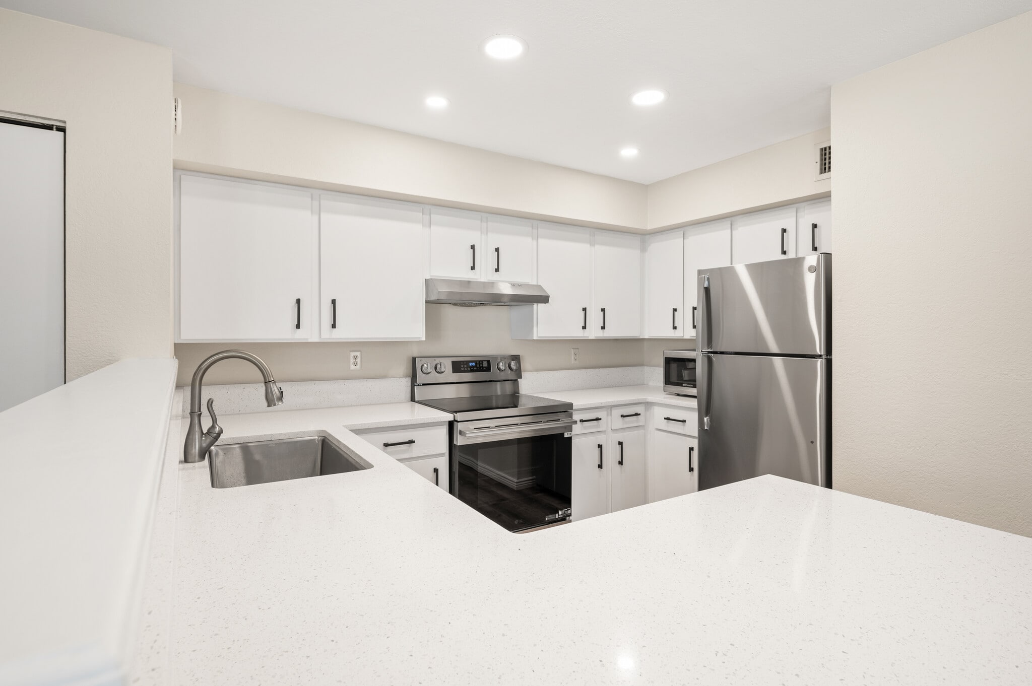 Building Photo - 281 S Zinnia Way