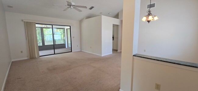 Building Photo - 3 Bed, 2 Bath, 2 Car garage.
