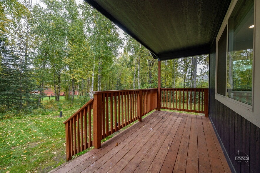 Building Photo - 1501 N Sunny Hill Cir