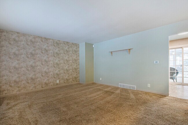 Building Photo - 5671 Christie Ave - Gorgeous 4 Bed