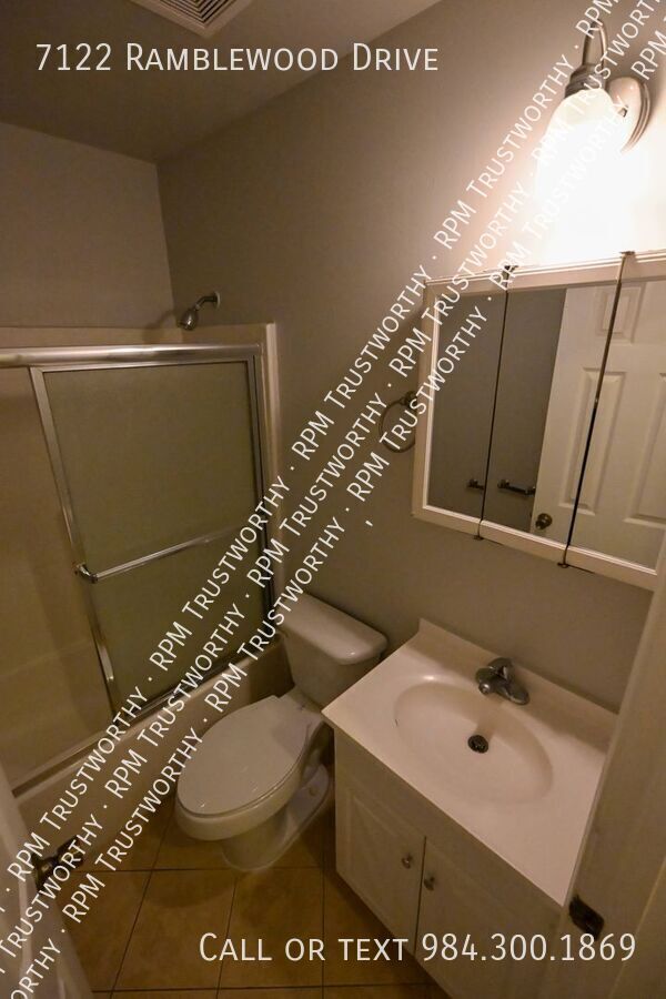 Building Photo - 7122 Ramblewood Dr