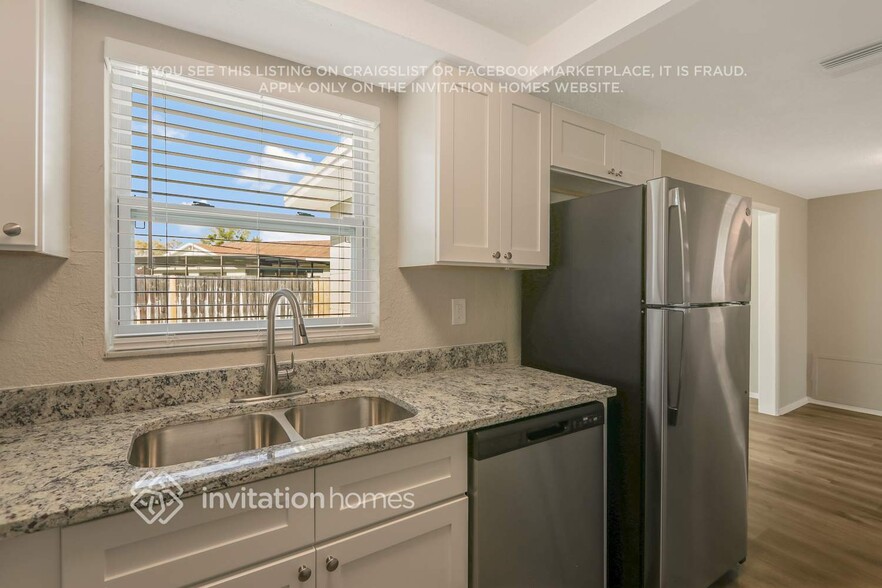Building Photo - 7321 Buchanan Dr