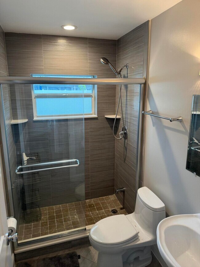 Building Photo - 105 Palamino Cir