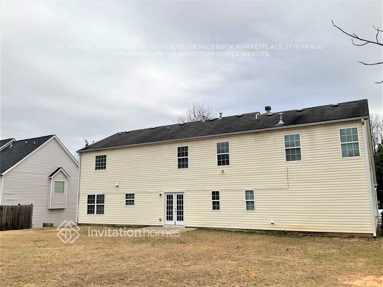 Building Photo - 2324 Pierce Way