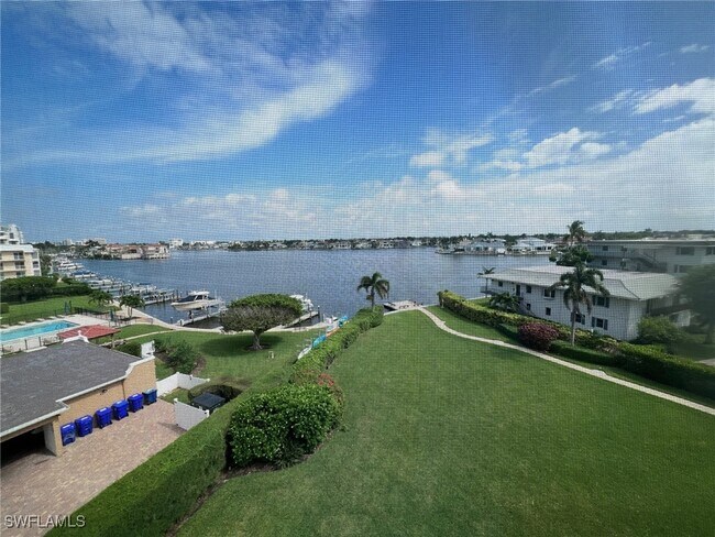 Building Photo - 3420 Gulf Shore Blvd N