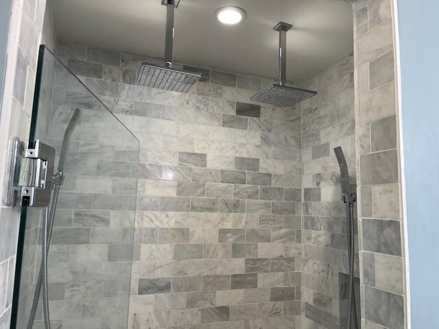 Building Photo - 2002 Greenwood Dr