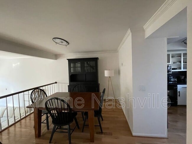 Building Photo - 401 Bowling Ave