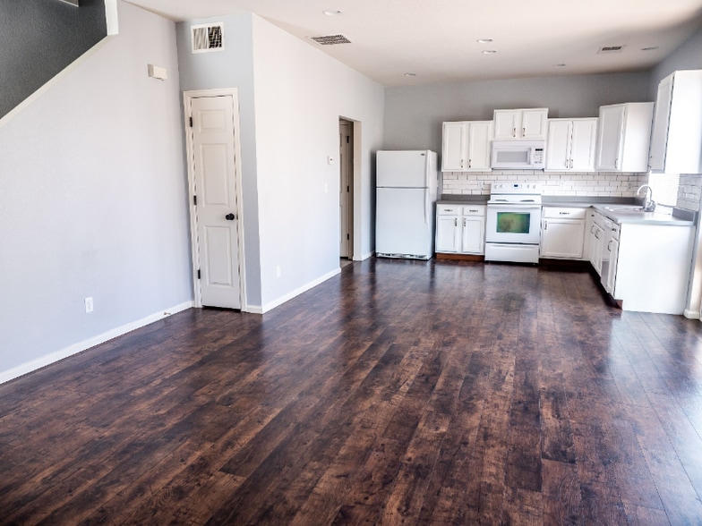 Building Photo - 3931 Balsawood Ln