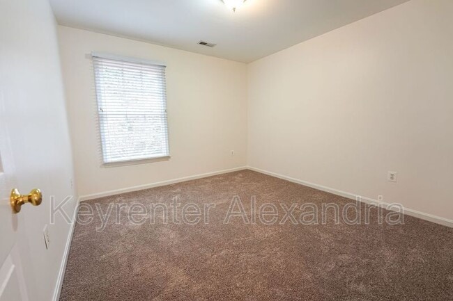 Building Photo - 20 Boulder Dr