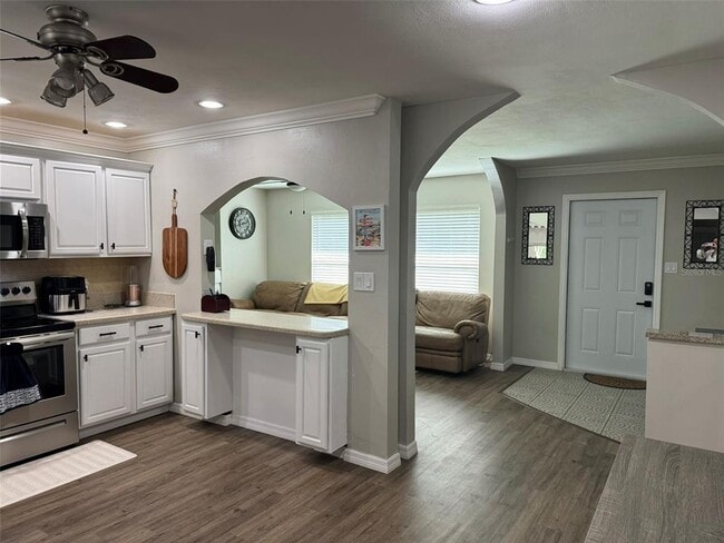 Building Photo - 2811 Poinciana Ct