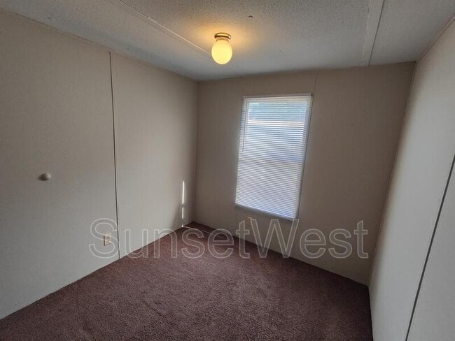 Building Photo - 308 Sunshine Dr