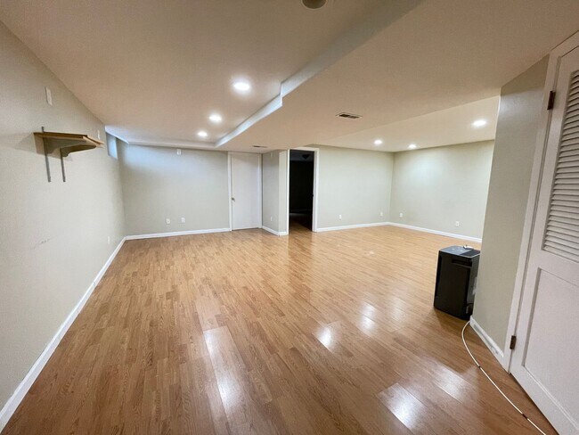 Building Photo - 3-Bedroom Home in SE Portland!