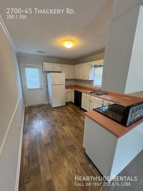 Building Photo - 2700 Thackery Rd